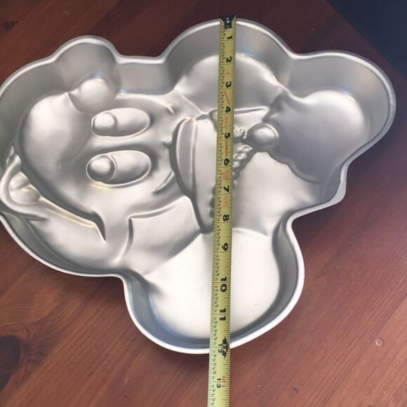 Wilton Vintage Mickey Mouse Band Cake Pan 515-302 - Picture 8 of 10